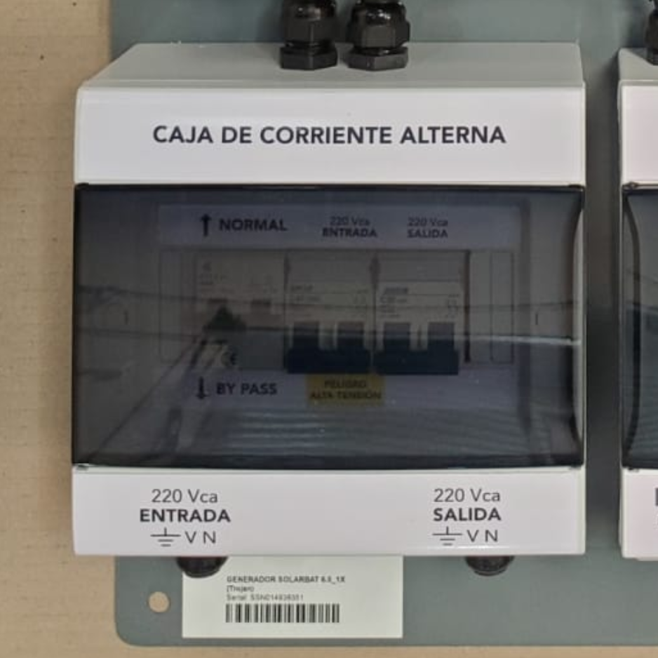 CABOX plás. Ongrid trifásica 5-6kW con SPD