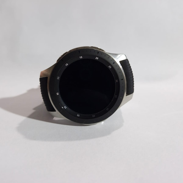 Reloj Pulsera Smartwatch con GPS Samsung Galaxy Watch SM-R800 (usado con cargador) 46mm